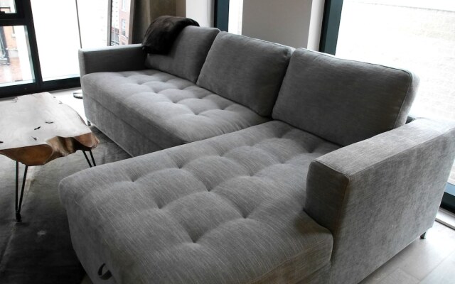 Amazing 1BR Unit in Popular