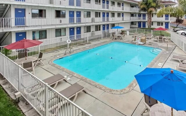 Motel 6-Salinas, CA - South - Monterey Area