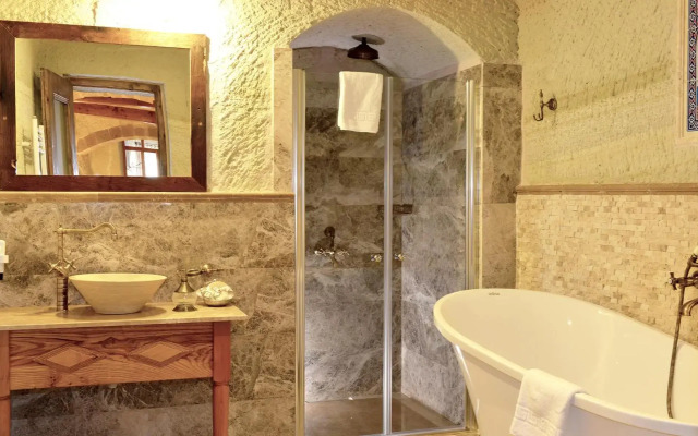 Seki Cave Suites