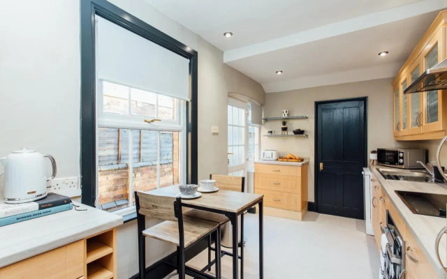 Beautifully Finished Spacious House!