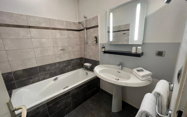 Logis Hotel-Restaurant Saint Romain