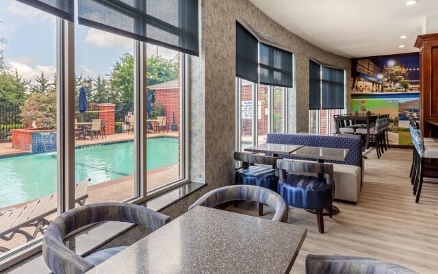 Holiday Inn Express Hotel & Suites Sulphur Springs