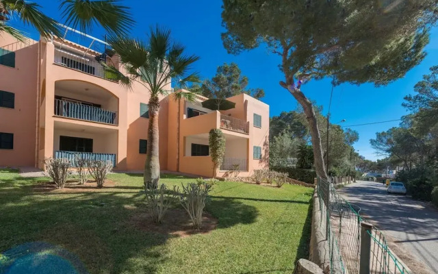 Burgit in Santa y With 2 Bedrooms and 1 Bathrooms