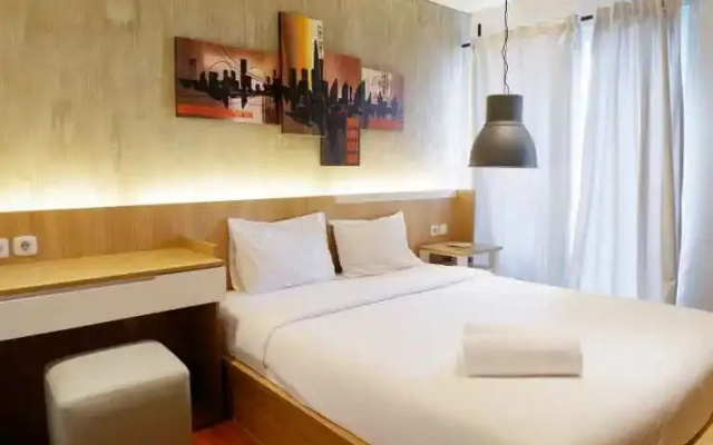 Studio Parquette at Paramount Skyline Apartment By Travelio