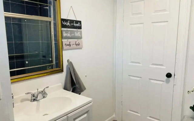 Modern Private Share Bedroom Bus stop to NYC