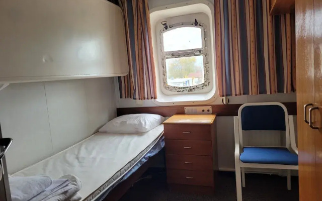 Laivahostel S/S Bore
