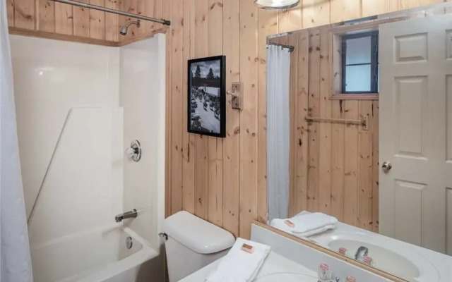 123 Rising Hill - Two Bedroom Cabin