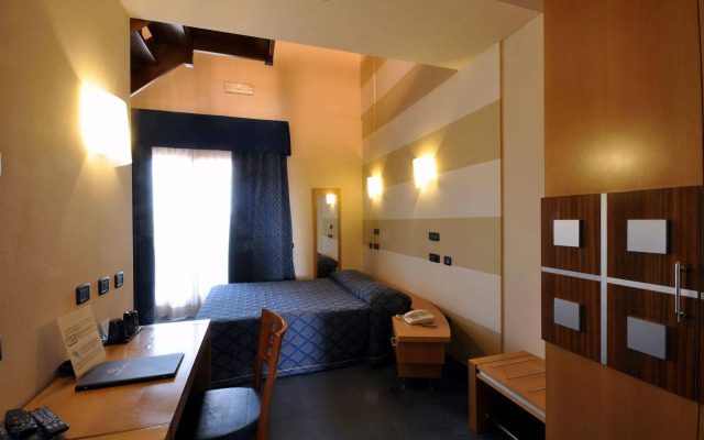 Planet Hotel