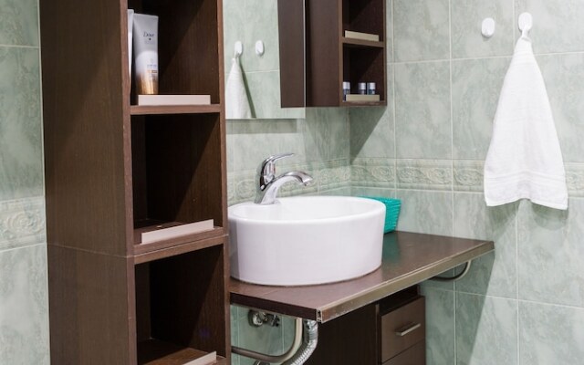 FM Luxury 1-BDR Apartment - Milena's