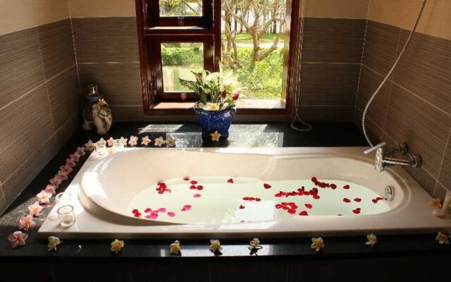 Sandhills Beach Resort & Spa