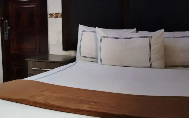 Olu Guest Lodge