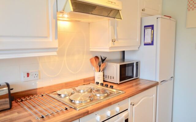 2 Bedroom Flat In Edinburgh