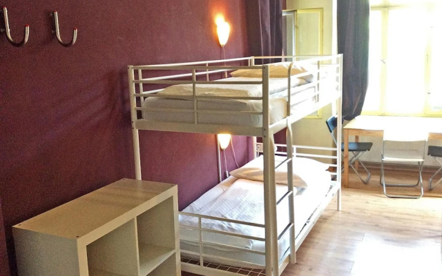 Annabanana Hostel