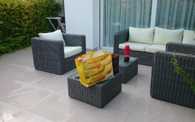 White Pearl Beach L2