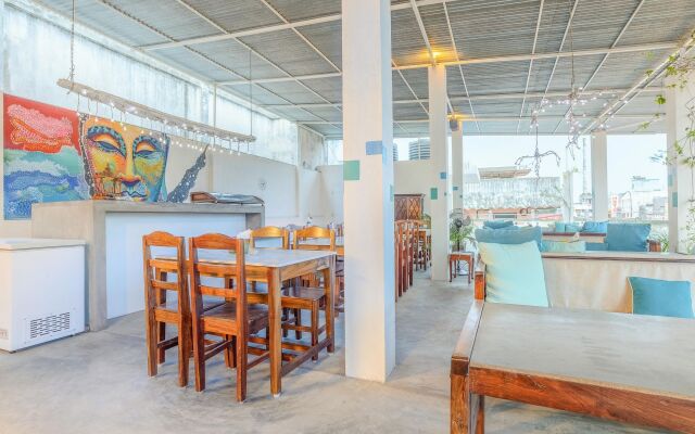 Itsy Hotels Red Lotus Heritage, Promenade Beach