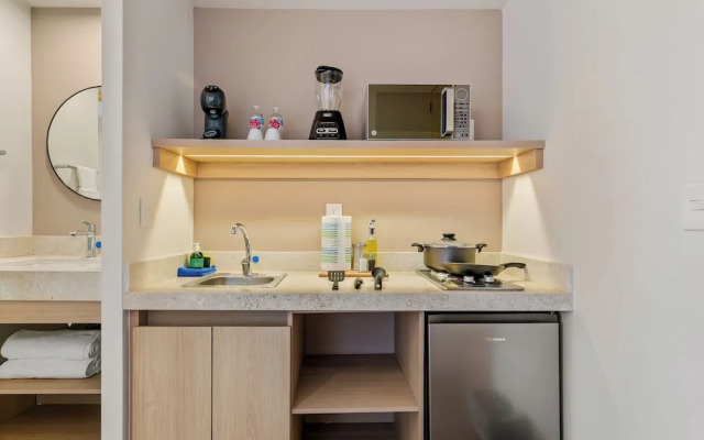 Ezequiel Montes By Homirent