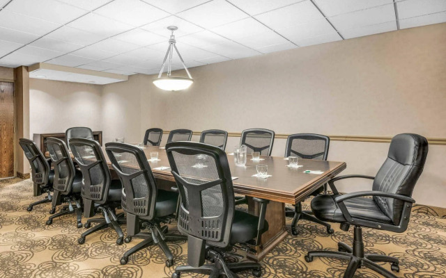 Exton Hotel & Conference Center