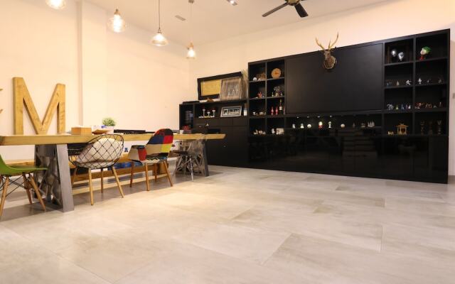 MM Capsule Hostel