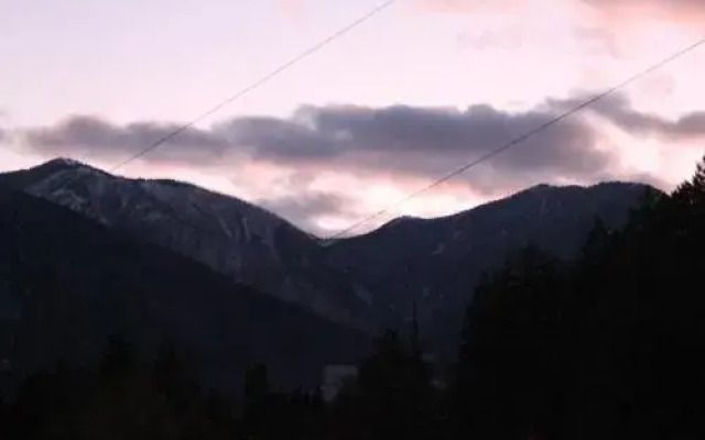 Sunny Bluffs Chalets