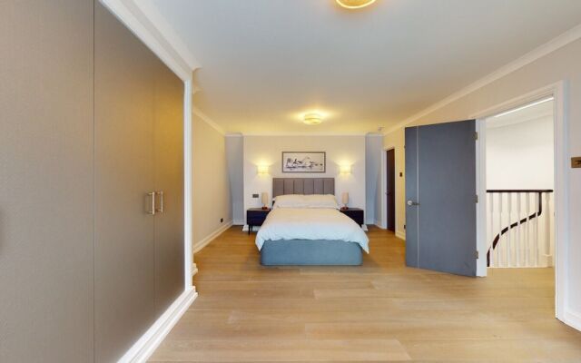 Amazing Newly Refurbished Mews House