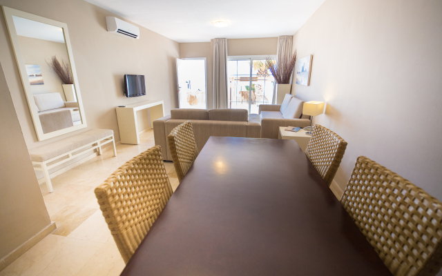 Los Olivos Beach Resort
