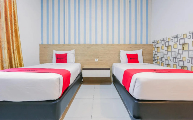 RedDoorz Plus @ Cemara Asri Medan