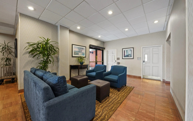 Comfort Inn by the Bay