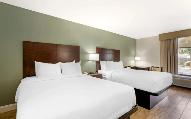 Quality Inn & Suites St Augustine Beach Area