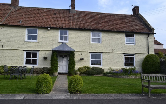 The Lawns Tea Room and B&B