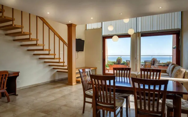 Апартаменты Фамилия Делюкс на улице Строителей, д.3