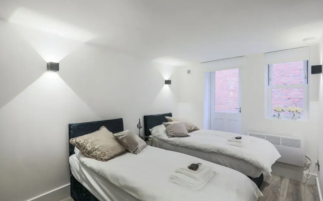 Fulham Apartment by Emerald