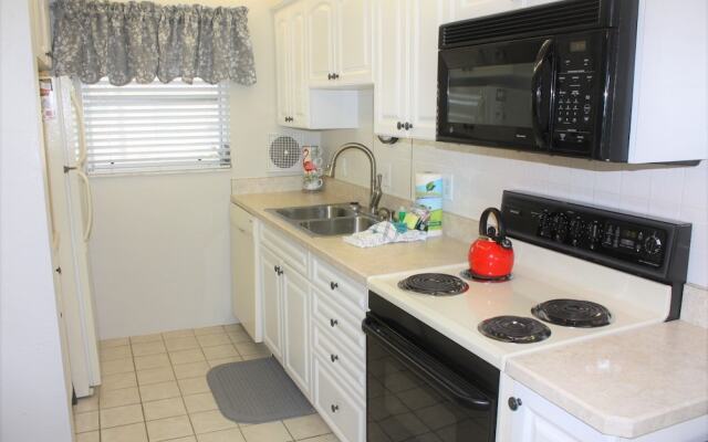 Jamaica Royale 099 - 2 Br Condo