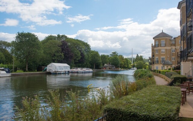 Celador Apartments - Regents Riverside Serviced Apartments