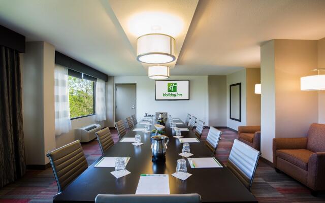 Holiday Inn Milwaukee Riverfront by IHG