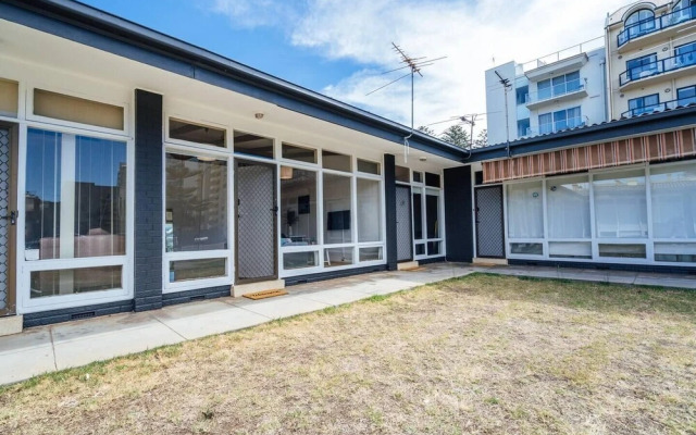 Once Upon a Tide - Wifi - Nespresso - Netflix