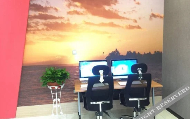 Fufeng Zhishang Hotel