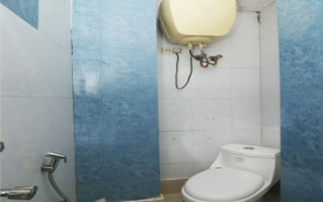 OYO 27596 Hotel Parkash Dx