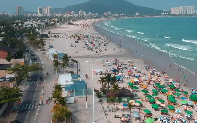 Apartamento 50mts da areia