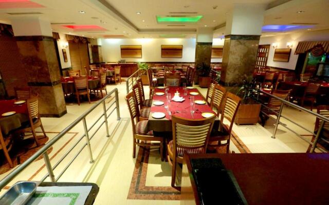 Hotel Meraden Grand