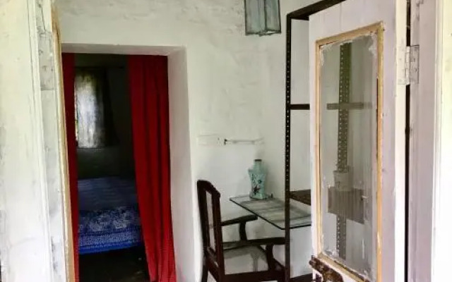 Old British House