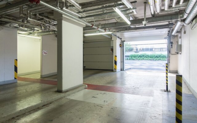 New Modern Apartment with Zizkov Parking