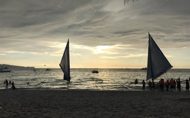 BLUE OCEAN BOUTIQUE HOTEL (Boracay Island, Philippines)