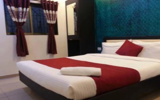 OYO 5661 Hotel AK Palace