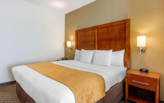 Comfort Suites