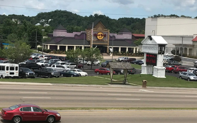 Smoky View Inn