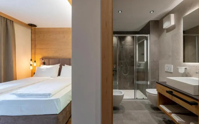 Lido Hotel & Apartments