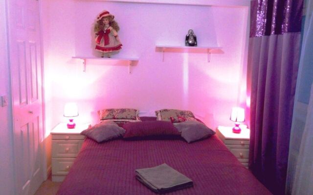 TravelStop #London-Ealing