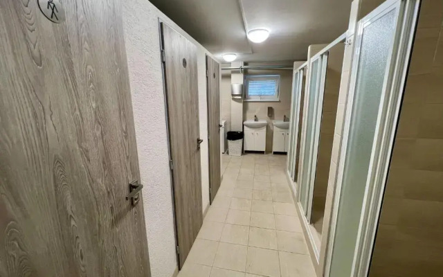 Hostel H18