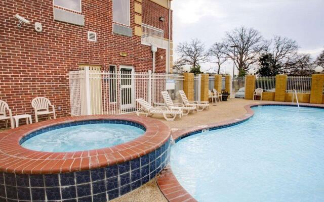 Comfort Suites University Drive