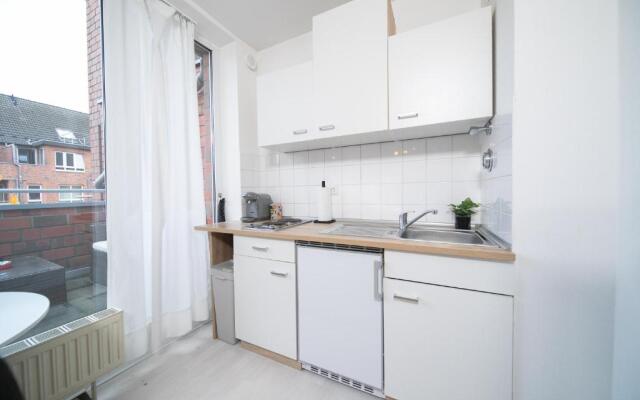 Studio Shiny - Zentral mit Balkon - Messe - Küche